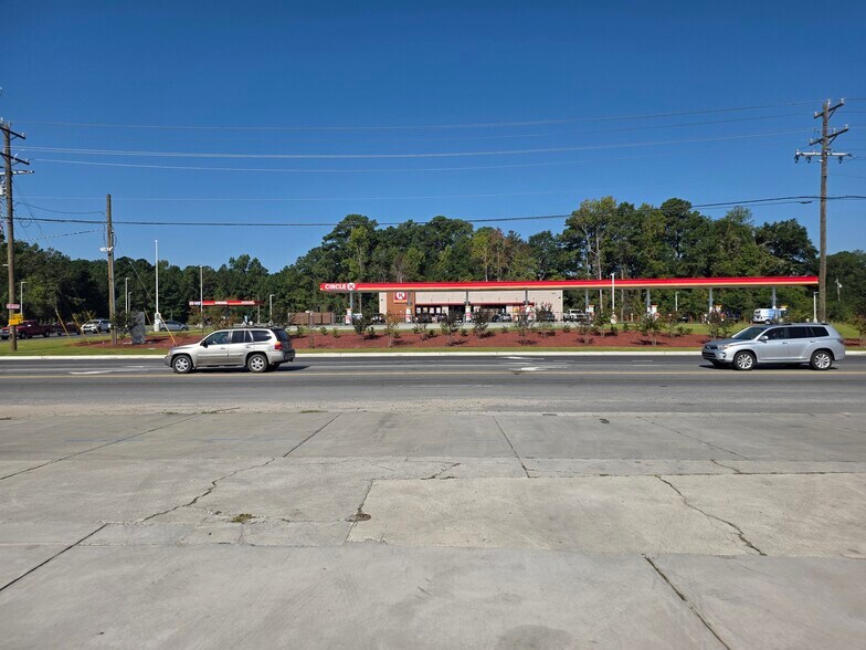 More Photos Of 5800 Castle Hayne Rd, Castle Hayne Freestanding For Lease