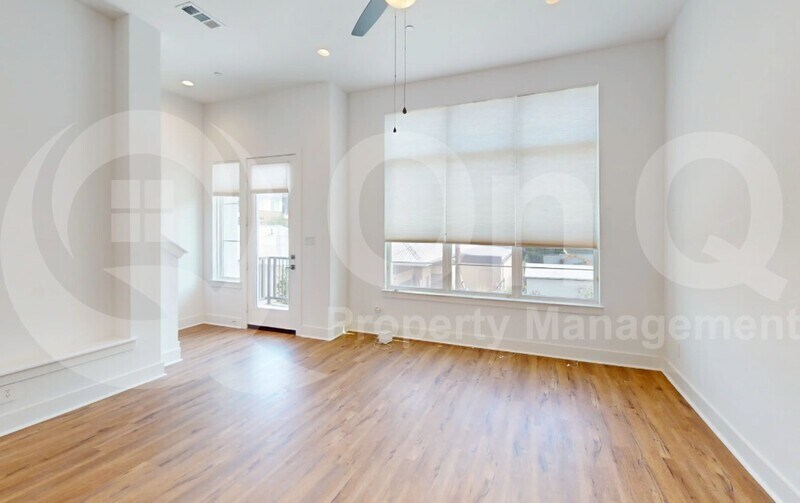 More Photos Of 13325 Bee St, Farmers Branch Apartments For Sale