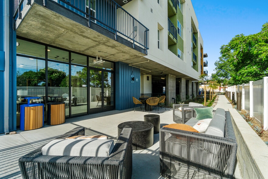 More Photos Of 1559 N Santa Fe Ave, Vista Apartments For Sale