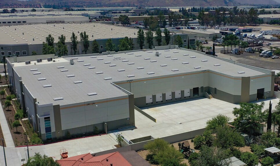 More Photos Of 15850 Slover Ave, Fontana Distribution For Lease