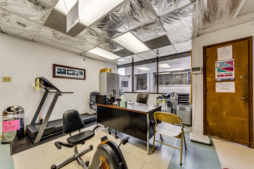 More Photos Of 8345 Walnut Hill Ln, Dallas Medical For Sale