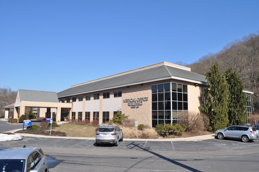 More Photos Of 100 Schuylkill Medical Plz, Pottsville Medical For Sale