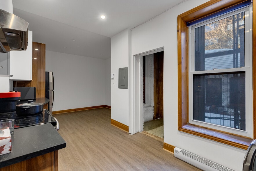 More Photos Of 15-17 Av. de l'Épée, Outremont Multifamily For Sale