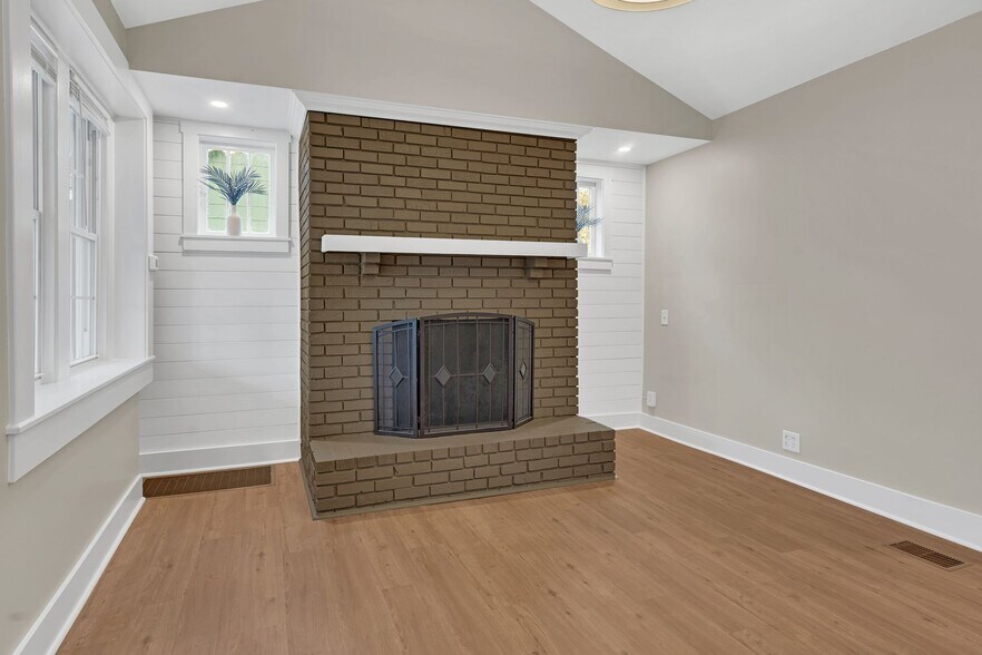 More Photos Of 1102 Kirkland Avenue, Nashville Office Residential For Lease