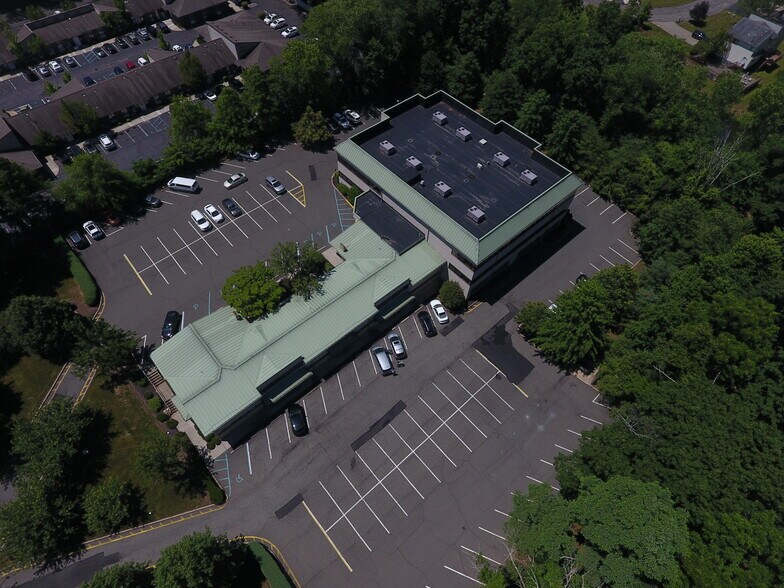 More Photos Of 345 N Main St, New City Office For Sale