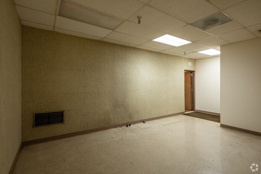 More Photos Of 10120 NE Sandy Blvd, Portland Bank For Sale