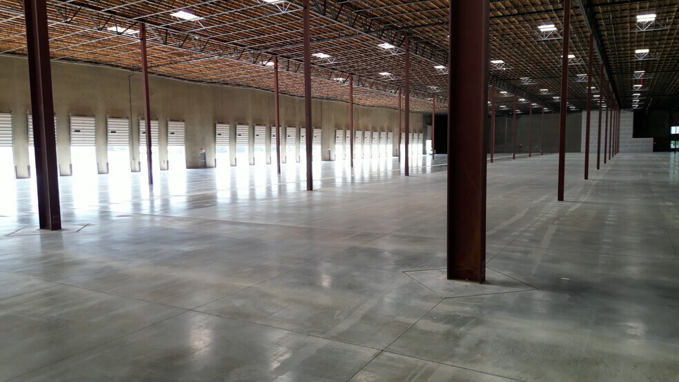 More Photos Of 30152 Road 84, Visalia Distribution For Lease