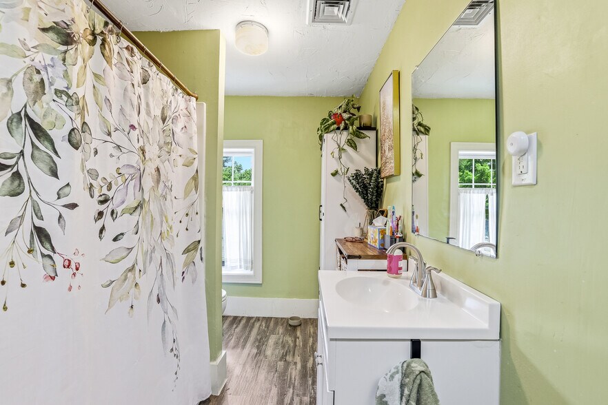 More Photos Of 1 Old Manchester Rd, Raymond Multifamily For Sale