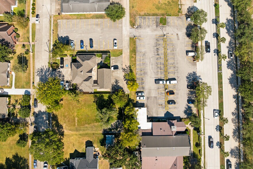 More Photos Of 309 Henrietta Ave, Webster Office For Sale