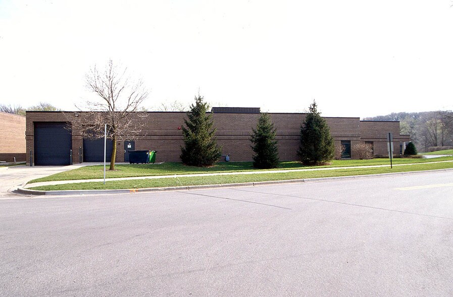 More Photos Of 1997 Ohio St, Lisle Warehouse For Sale