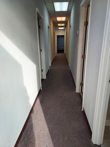 More Photos Of 120 Holiday Ct, Franklin Medical For Lease