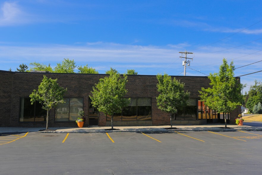 More Photos Of 8899 Main St, Buffalo Freestanding For Lease
