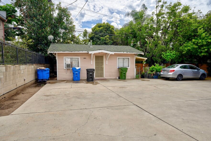 More Photos Of 3422 N Broadway, Los Angeles Storefront Retail Residential For Sale