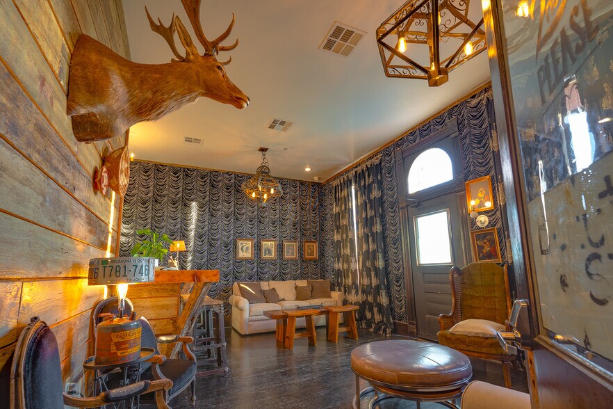 More Photos Of 221 W Main St, Tishomingo Hotel For Sale