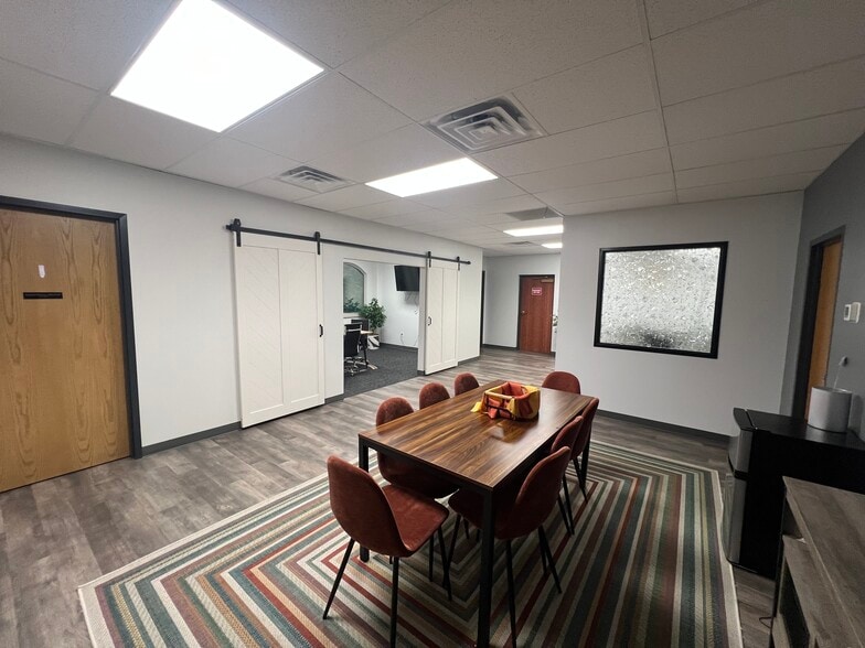 More Photos Of 4420 NE Chouteau Tfwy, Kansas City Medical For Lease