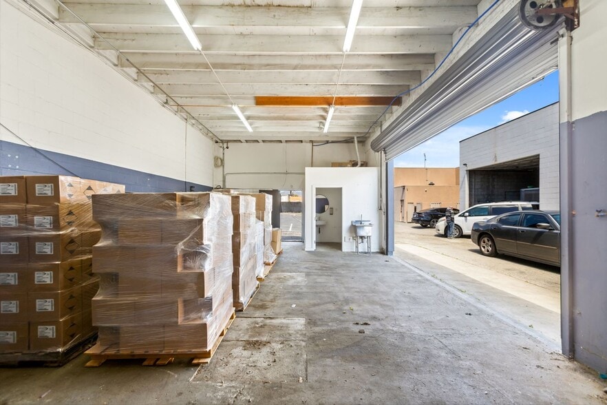 More Photos Of 21314-21316 Sherman Way, Canoga Park Service For Lease