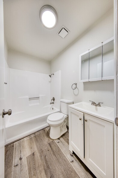 More Photos Of 2228 Edison Ave, Sacramento Apartments For Sale