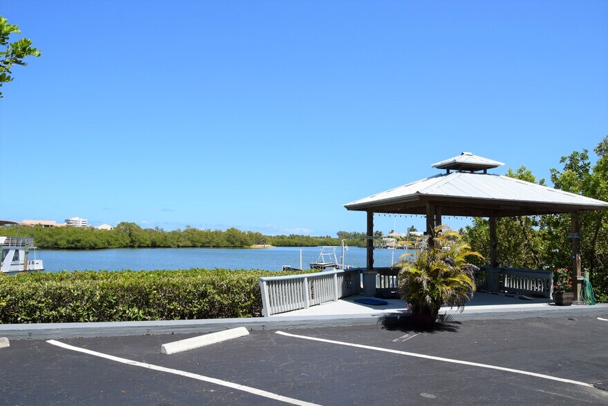 More Photos Of 951 Alternate A1A, Jupiter Freestanding For Lease