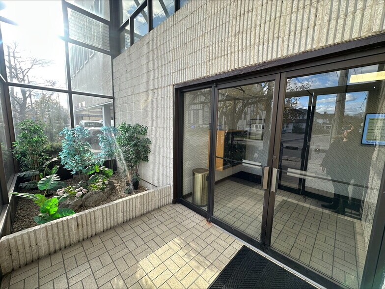 More Photos Of 135 Rockaway Tpke, Lawrence Office For Lease