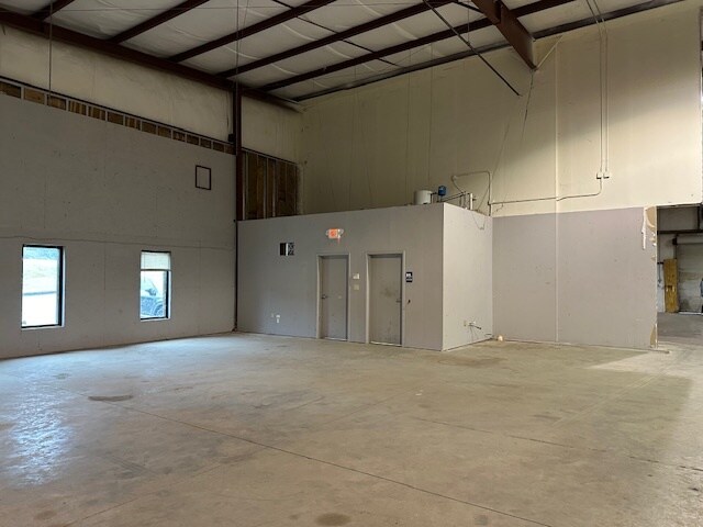 More Photos Of 645-647 Red Oak Rd, Stockbridge Unknown For Lease