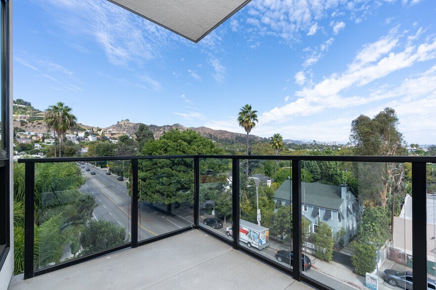 More Photos Of 1511 N Fairfax Ave, Los Angeles Apartments For Lease