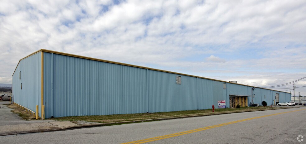 More Photos Of 1903 Polymer Dr, Chattanooga Distribution For Lease