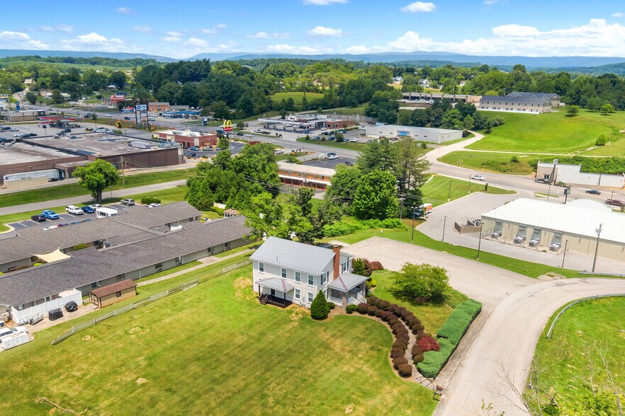 More Photos Of 6245 University Park Dr, Radford Office Residential For Sale