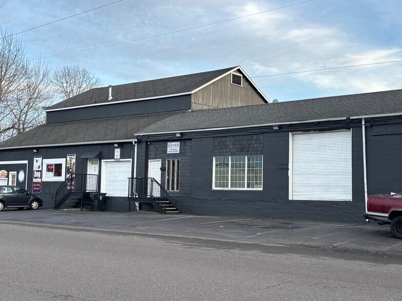 More Photos Of 2702 A St, Tacoma Warehouse For Lease