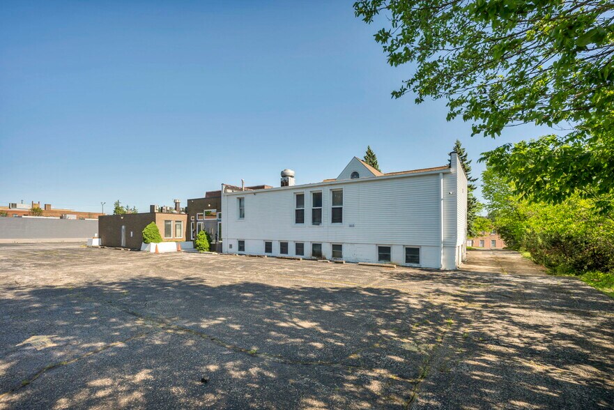 More Photos Of 15715 Libby Rd, Maple Heights General Retail For Sale