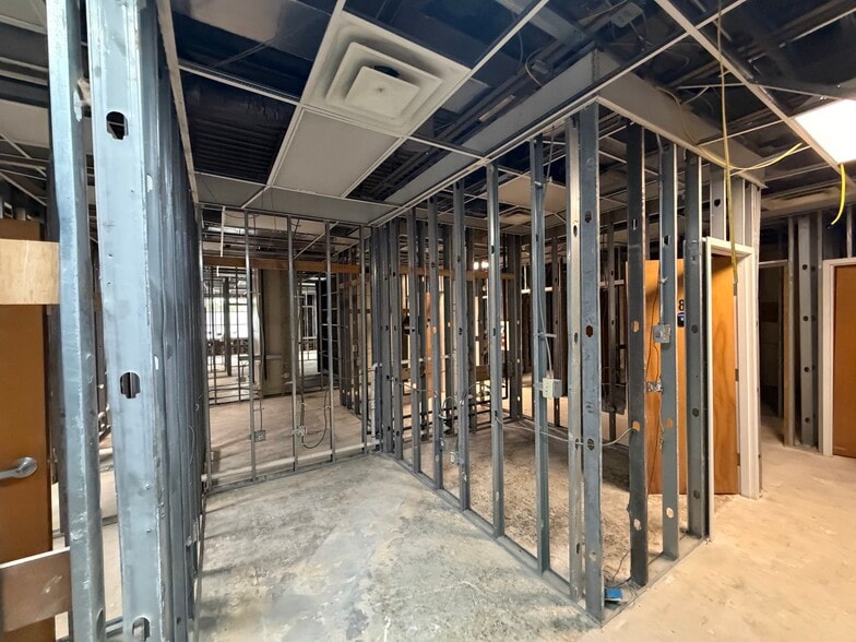 More Photos Of 2100 Ferry St, Easton Medical For Lease