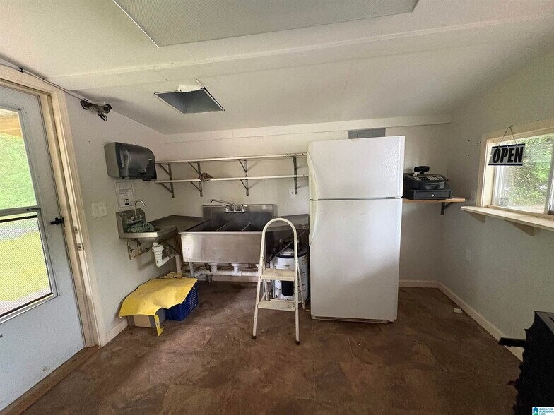 More Photos Of 11001 County Road 59, Verbena Service Station For Sale