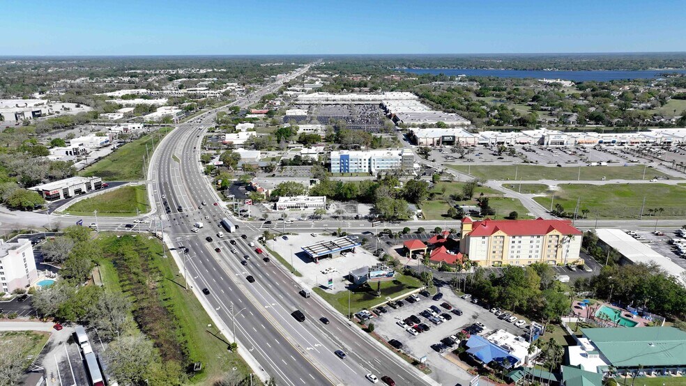 More Photos Of 1034 Woodland dr, Lakeland Office For Sale