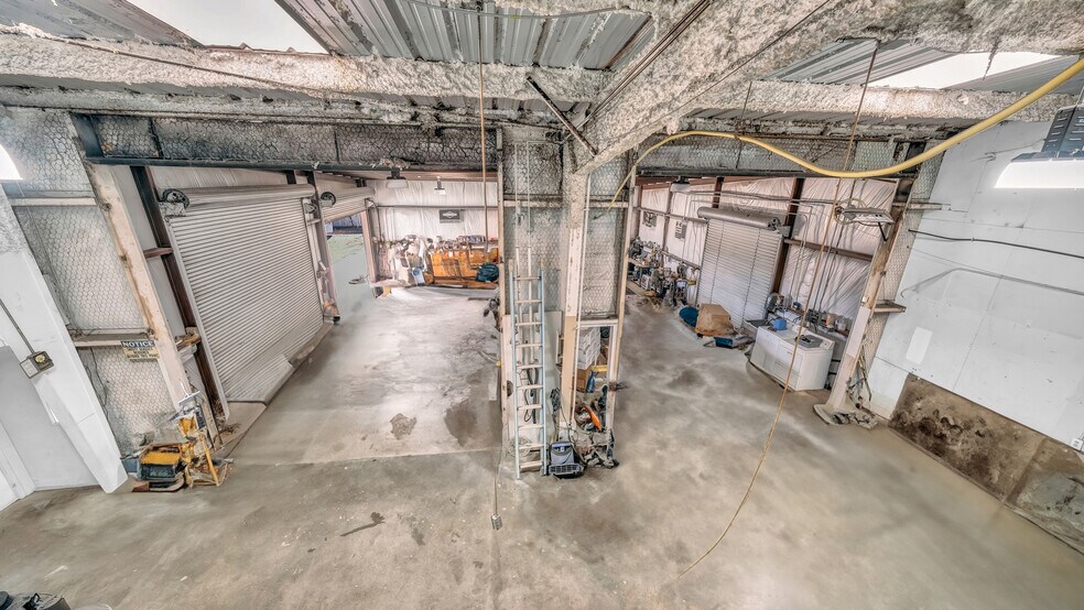 More Photos Of 5308 Sun Valley dr, Fort Worth Flex For Sale