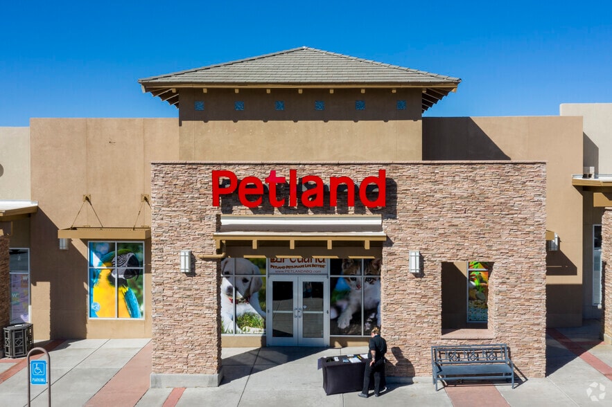 More Photos Of 8850 Holly St NE, Albuquerque Unknown For Lease