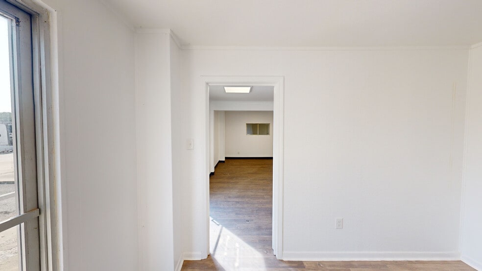 More Photos Of 2402-2404 Blue Smoke Ct, Fort Worth Unknown For Lease