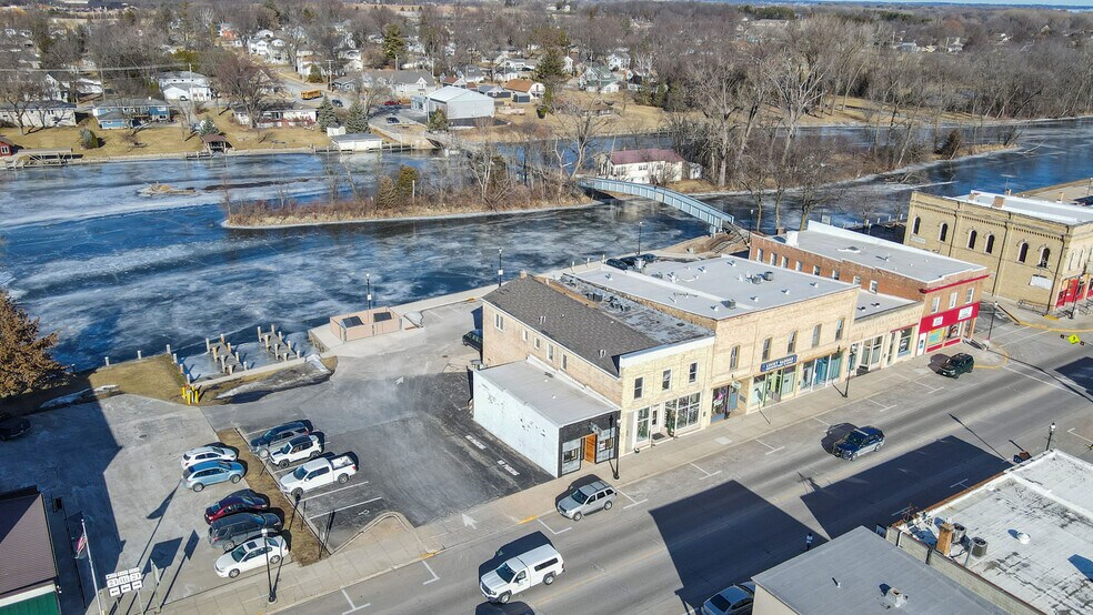 More Photos Of 127 W Main St, Omro Storefront Retail Office For Sale