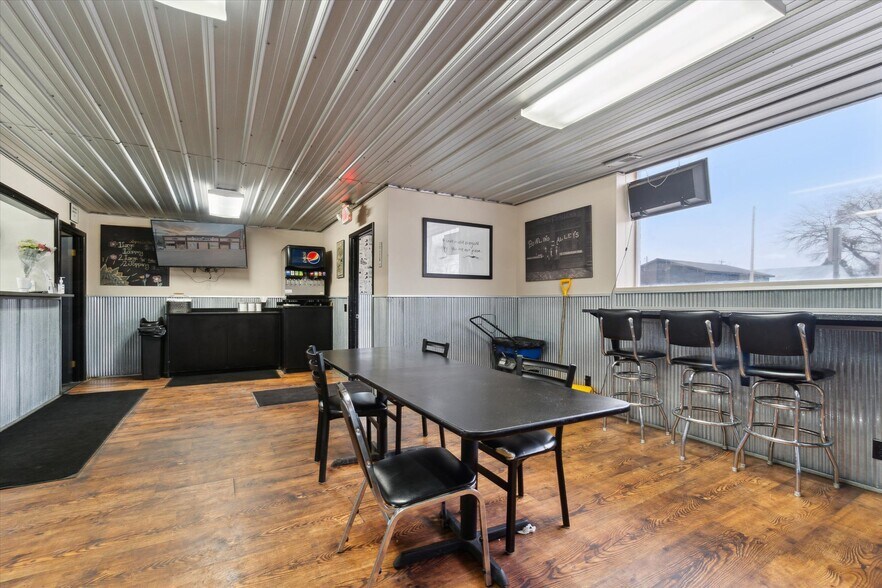 More Photos Of 142 N Saginaw St, Chesaning Bowling Alley For Sale