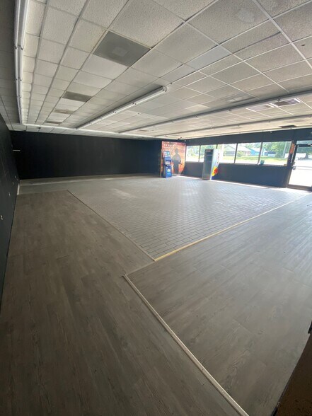 More Photos Of 2075 N Bragg Blvd, Spring Lake Convenience Store For Lease