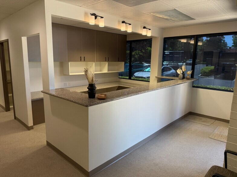 More Photos Of 23191-23193 La Cadena Dr, Laguna Hills Office For Sale