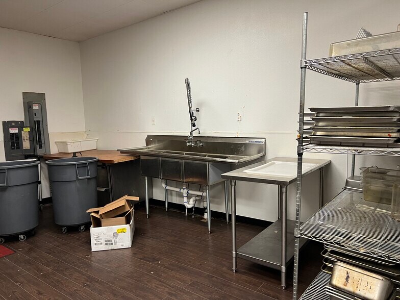 More Photos Of 106 W Oklahoma Ave, Guthrie Restaurant For Lease