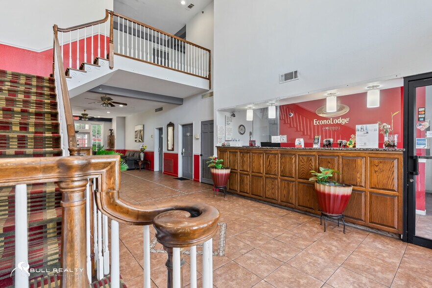 More Photos Of 1535 Montgomery Hwy, Vestavia Hills Hotel For Sale