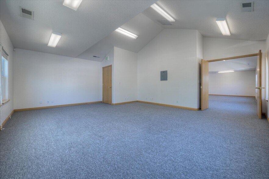 More Photos Of 545 Anderson St, Carson City Office For Sale