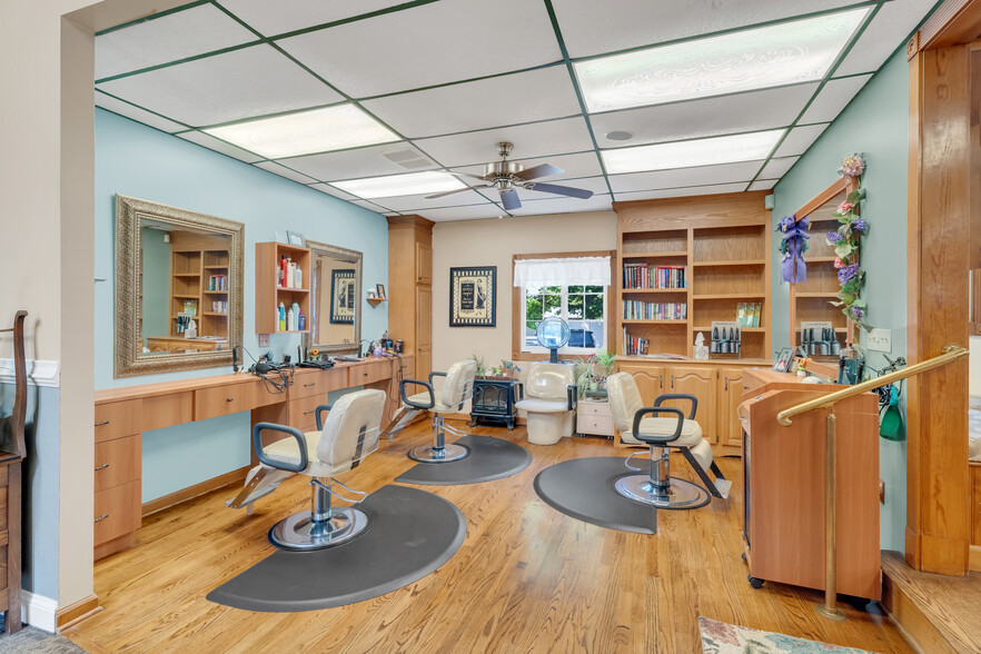 More Photos Of 710 E Main St, Meriden Freestanding For Sale