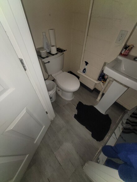 More Photos Of 1458 W 32nd St, Indianapolis Apartments For Sale