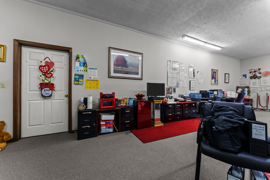 More Photos Of 402-406 Harris Ave, Raeford Storefront Retail Office For Sale