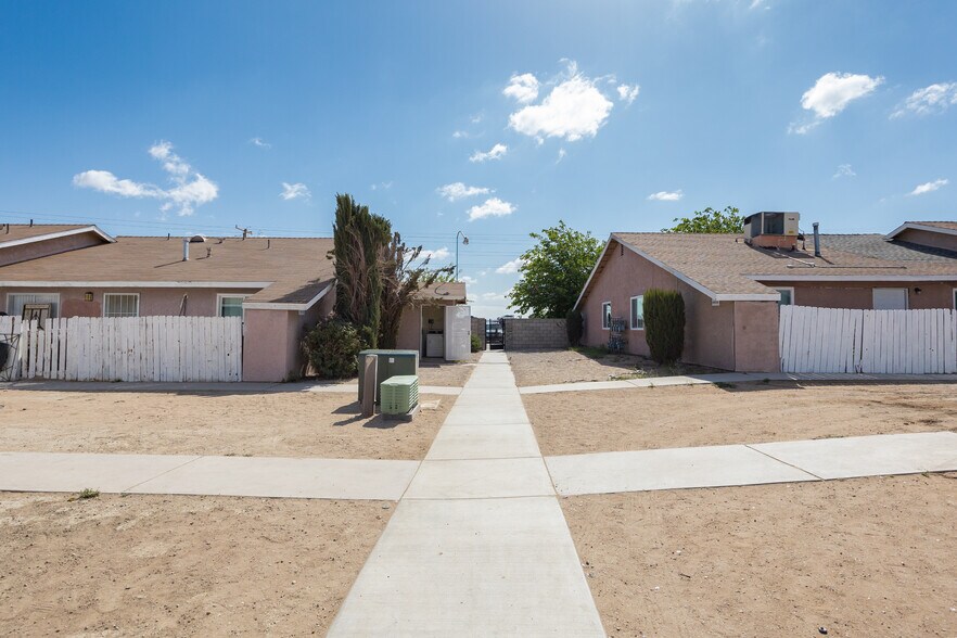 More Photos Of 11211 La Habra Ave, Adelanto Apartments For Sale