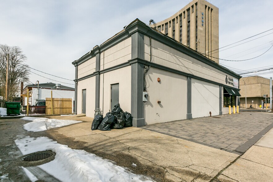 More Photos Of 2242 Hempstead Tpke, East Meadow Freestanding For Lease