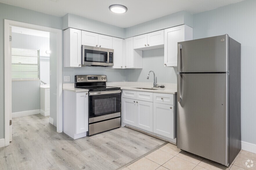 More Photos Of 460 Hale Ave, Brooksville Apartments For Sale