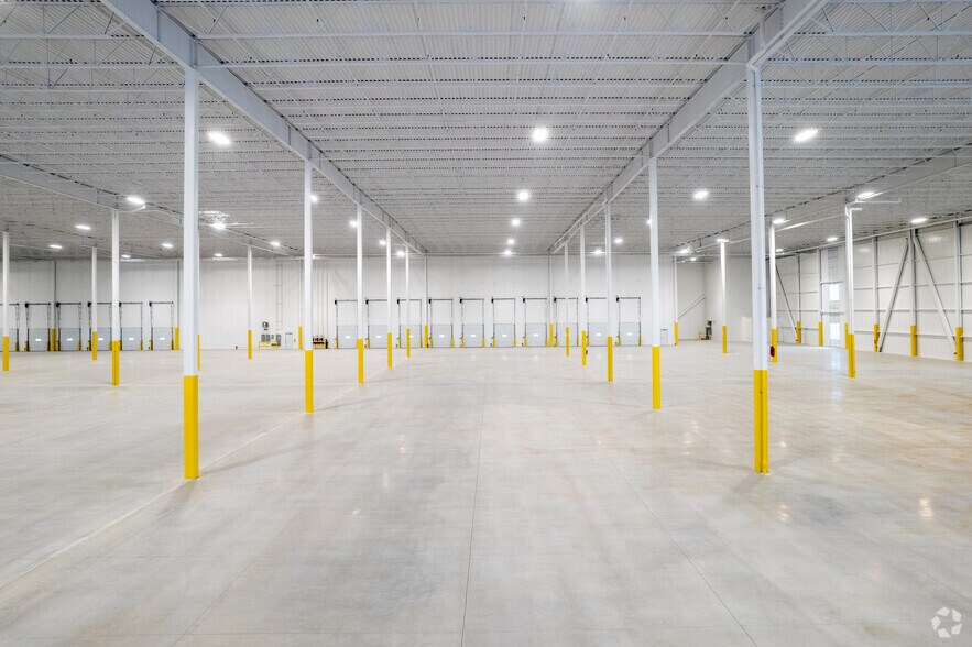 More Photos Of 20 Ironside, Brampton Unknown For Lease