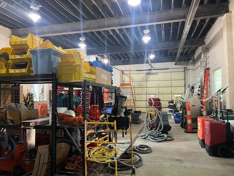 More Photos Of 17384 Manchester Rd, Wildwood Warehouse For Sale